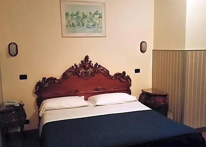 Hotel Croce Di Malta 2*